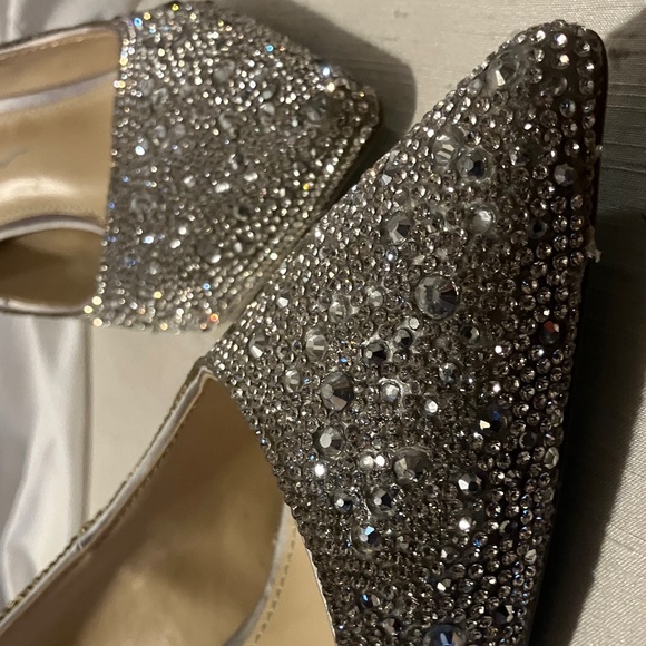 Amazing ! New Betsy Johnson all over rhinestone n sparkle shoes with thick 2.5” - Picture 8 of 13